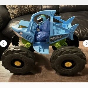 Heroes of Goo Jit Zu STRETCH & STRIKE THRASH MOBILE Vehicle Truck w/Figure